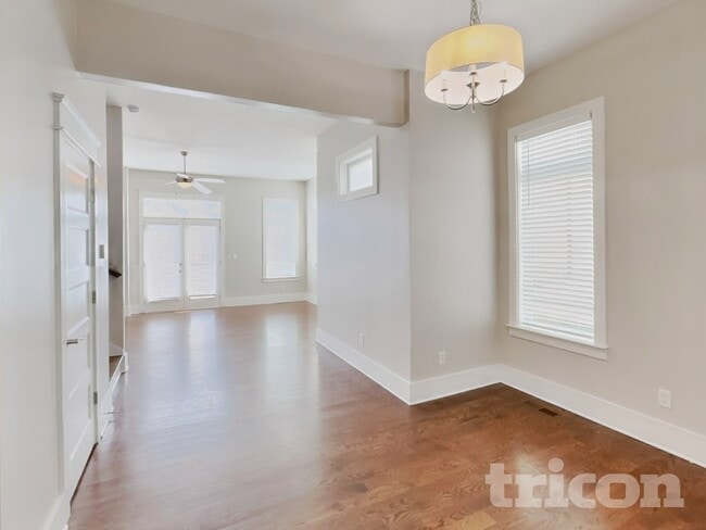 1212 Hillwood Private Cove in Nashville, TN - Foto de edificio - Building Photo