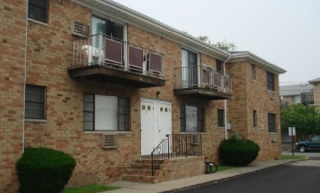 Lodi Circle Apartments