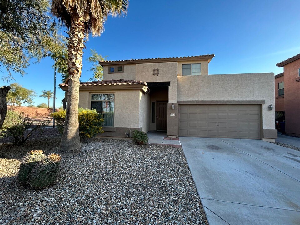 2725 E Longhorn Pl in Chandler, AZ - Building Photo