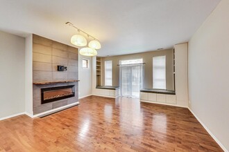 820 W University Ln in Chicago, IL - Building Photo - Building Photo