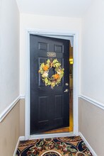 3309 Wyndham Cir, Unit 3185 in Alexandria, VA - Foto de edificio - Building Photo