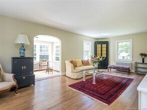 33 Washington Ave in Woodbury, CT - Building Photo - Building Photo