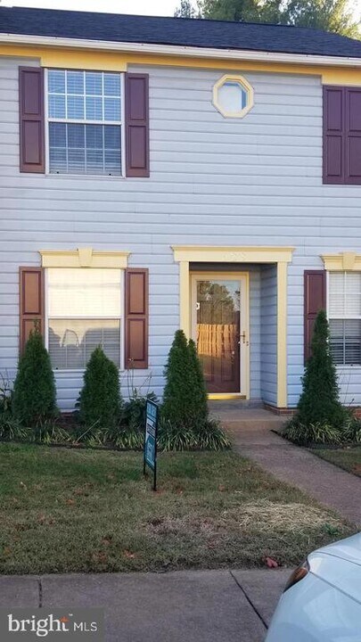 528 Cromwell Ct in Culpeper, VA - Building Photo