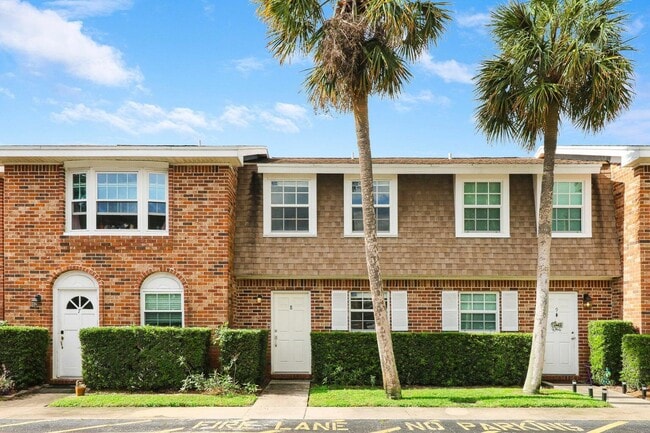 property at 415 N Cypress Dr