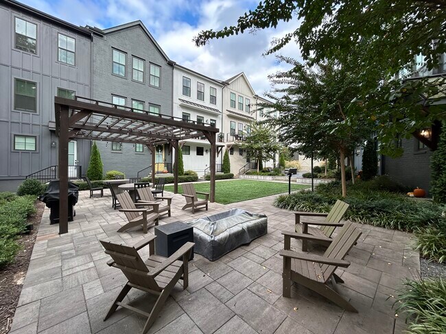 126 Pacer Pl in Atlanta, GA - Building Photo - Building Photo