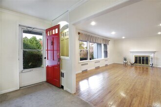 5 Gulls Cove in Manhasset, NY - Building Photo - Building Photo