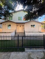 122 E 24th St in Los Angeles, CA - Building Photo