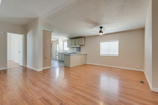 5331 Money St in Pahrump, NV - Building Photo - Building Photo
