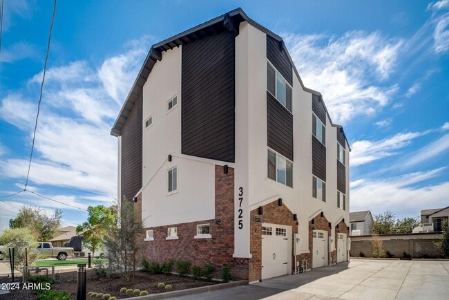 property at 3725 E Earll Dr