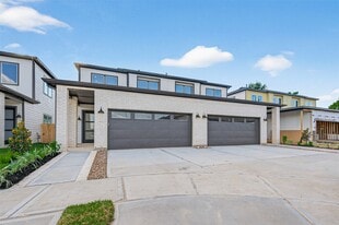 4330 Avron Dr in Stafford, TX - Building Photo