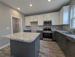 4900 Citation Ct in Grove City, OH - Foto de edificio - Building Photo