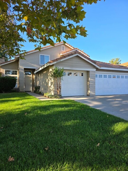32222 Cala Torrente in Temecula, CA - Building Photo
