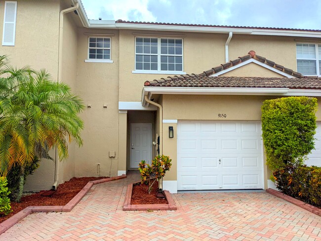 9150 NW 40th Pl in Sunrise, FL - Foto de edificio - Building Photo