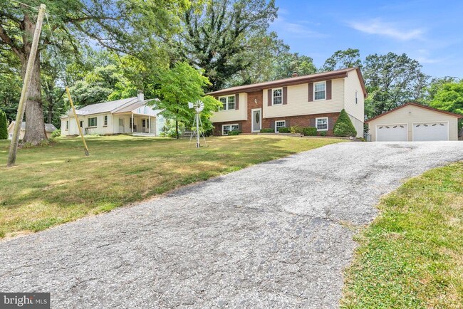 property at 644 Jasontown Rd