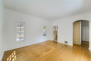 5924 Graciosa Dr in Los Angeles, CA - Building Photo