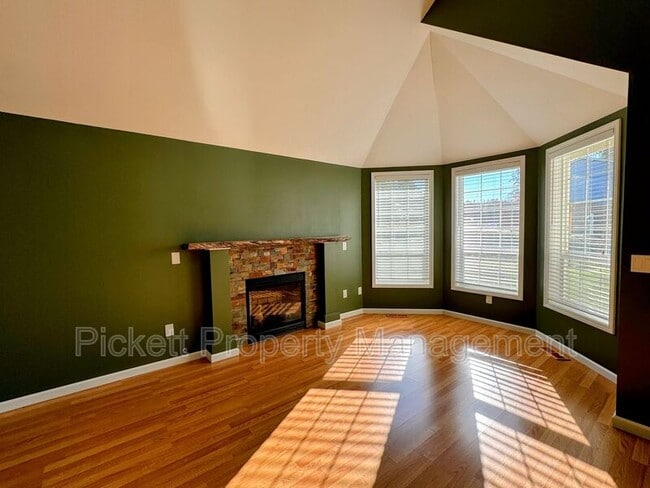 4249 SE Fairway Cir in Port Orchard, WA - Building Photo - Building Photo