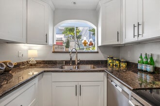 105 146th Ave SE in Bellevue, WA - Building Photo - Building Photo