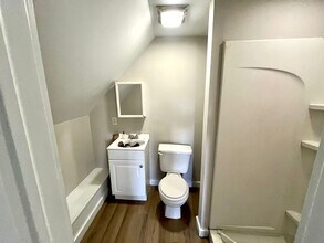 48 -50 Acushnet Ave, Unit 3 in Springfield, MA - Building Photo - Building Photo