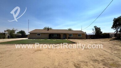 9811 Arroyo Ave in Hesperia, CA - Building Photo - Building Photo