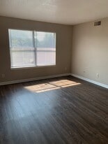 Middle Creek Apartments in Englewood, TN - Building Photo