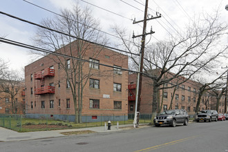 2334 Mott Ave in Far Rockaway, NY - Building Photo - Building Photo