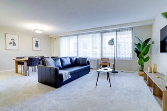 1600 S Eads St in Arlington, VA - Building Photo - Building Photo