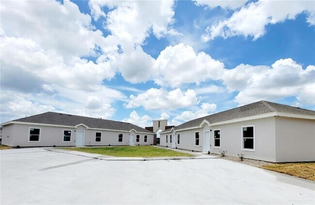 2812 Rosemary Dr, Unit 3 in Weslaco, TX - Foto de edificio - Building Photo