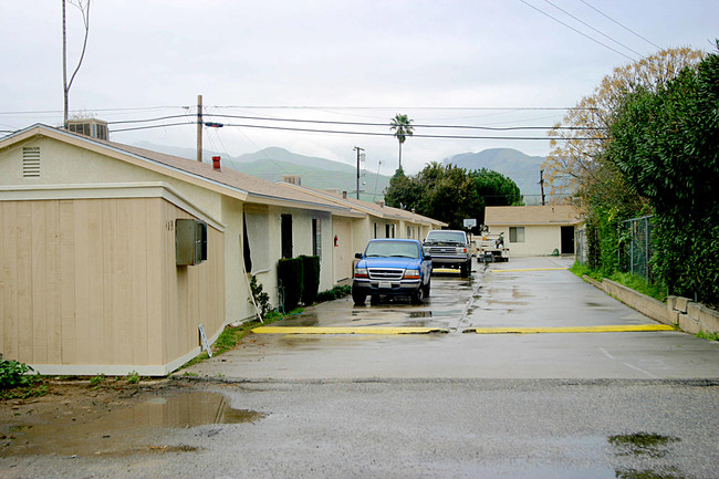 4039 Lorraine Dr in San Bernardino, CA - Building Photo - Building Photo