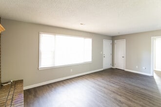 7031 N Kenwood Dr in Charleston, SC - Building Photo - Building Photo
