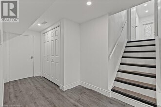 19 Quarry Ct in Hamilton, ON - Building Photo - Building Photo