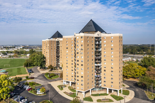 The Latitude Apartments in Columbus, OH - Foto de edificio - Building Photo