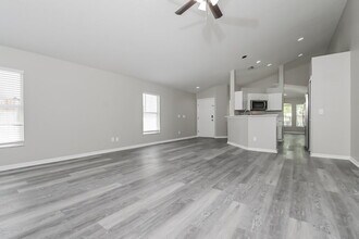 3208 Summer Cruise Dr in Valrico, FL - Building Photo - Building Photo