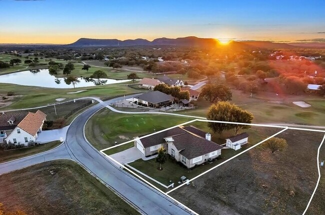 114 Friend's Wood Ave