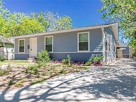 404 Franklin Blvd, Unit B in Austin, TX - Building Photo