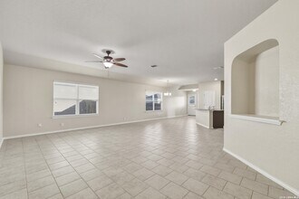 8810 Double Oak in San Antonio, TX - Foto de edificio - Building Photo