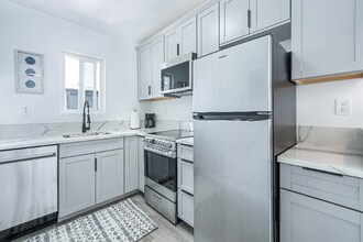 21 S Venice Blvd in Los Angeles, CA - Building Photo - Building Photo