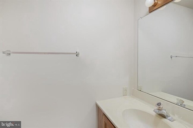 468 Lynetree Dr in West Chester, PA - Building Photo - Building Photo