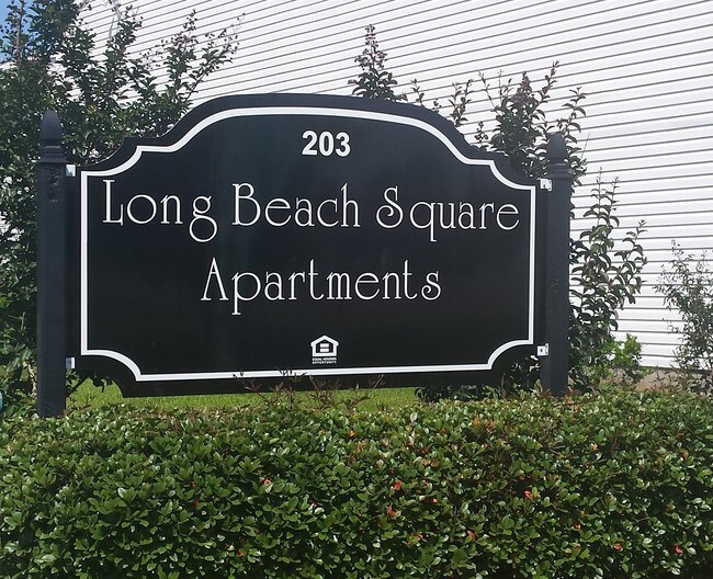 Long Beach Square