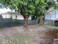 1141 NW 30th St in Miami, FL - Building Photo - Building Photo