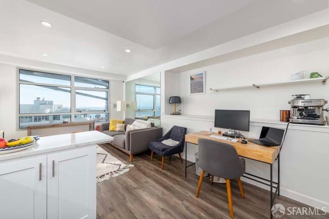 403 Main St in San Francisco, CA - Building Photo - Building Photo