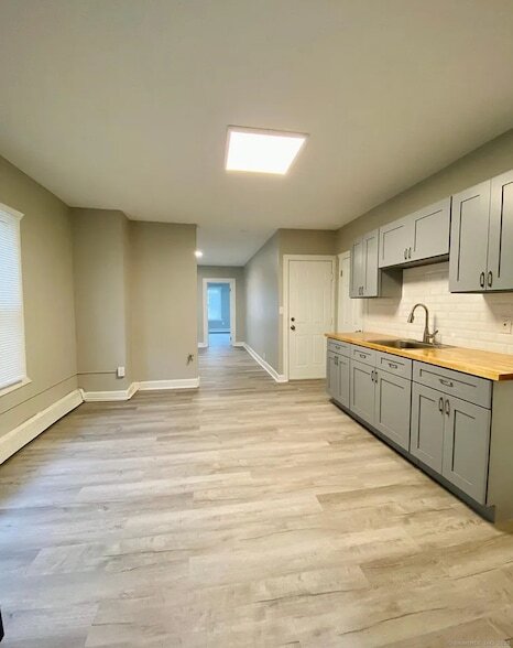 87 Caroline St, Unit 2 in Bridgeport, CT - Building Photo - Building Photo