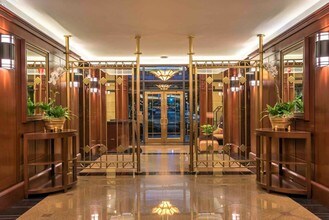 500 W Harbor Dr in San Diego, CA - Foto de edificio - Building Photo