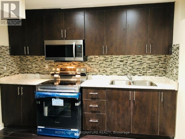 143 Crystal Glen Crescent in Brampton, ON - Building Photo - Building Photo