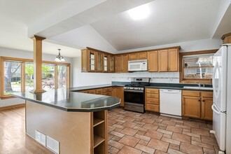 9233 Parkside Ave in Morton Grove, IL - Building Photo - Building Photo
