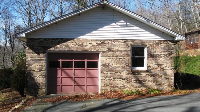 4793 Castle Ford Rd in Boone, NC - Building Photo - Building Photo