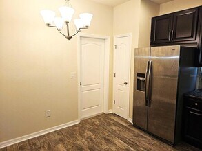 5115 Bay Isle Cir in Clearwater, FL - Building Photo - Building Photo