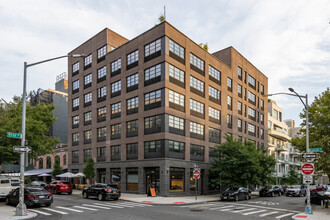 66 Ainslie Street in Brooklyn, NY - Foto de edificio - Building Photo