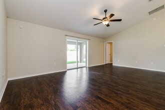 1110 Creekview Ct in St. Cloud, FL - Building Photo - Building Photo