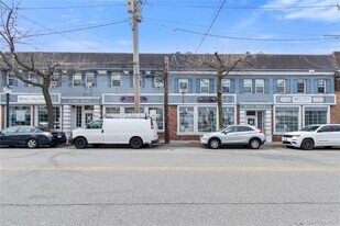 21-29 Audrey Ave in Oyster Bay, NY - Building Photo