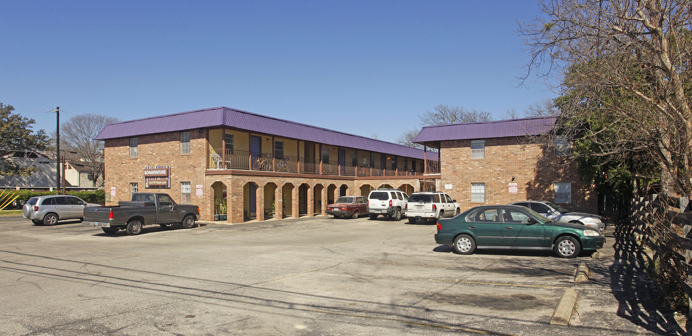 Bonaventure Apartments in Austin, TX - Building Photo